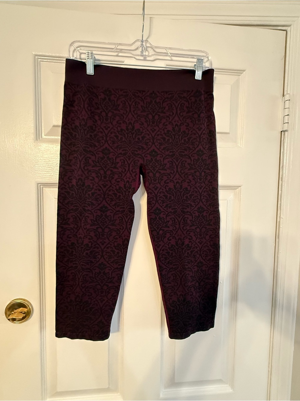 Fabletics Plum Patterned Cropped Leggings